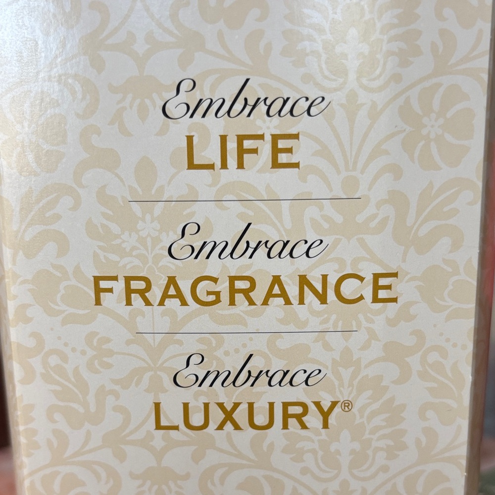 Tyler Candle Company Glamorous Wash Fine Laundry Detergent - Cream - Picture 5 of 5